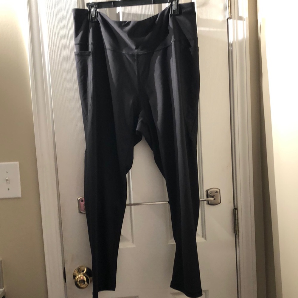Old Navy Active black leggings XXL tall with pocket